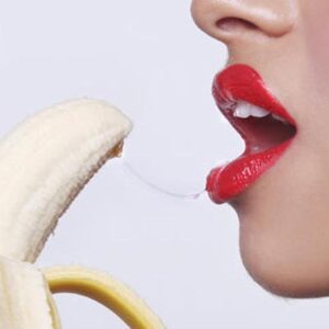 Mulheres fazendo boquete (treinando sexo oral) Mulheres fazendo boquete (treinando sexo oral)