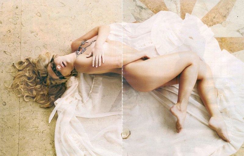 Iris Stefanelli Pelada na Playboy