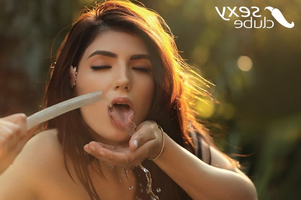 Kitty Pelada na Revista Sexy (Gostosa do Instagram Pelada)