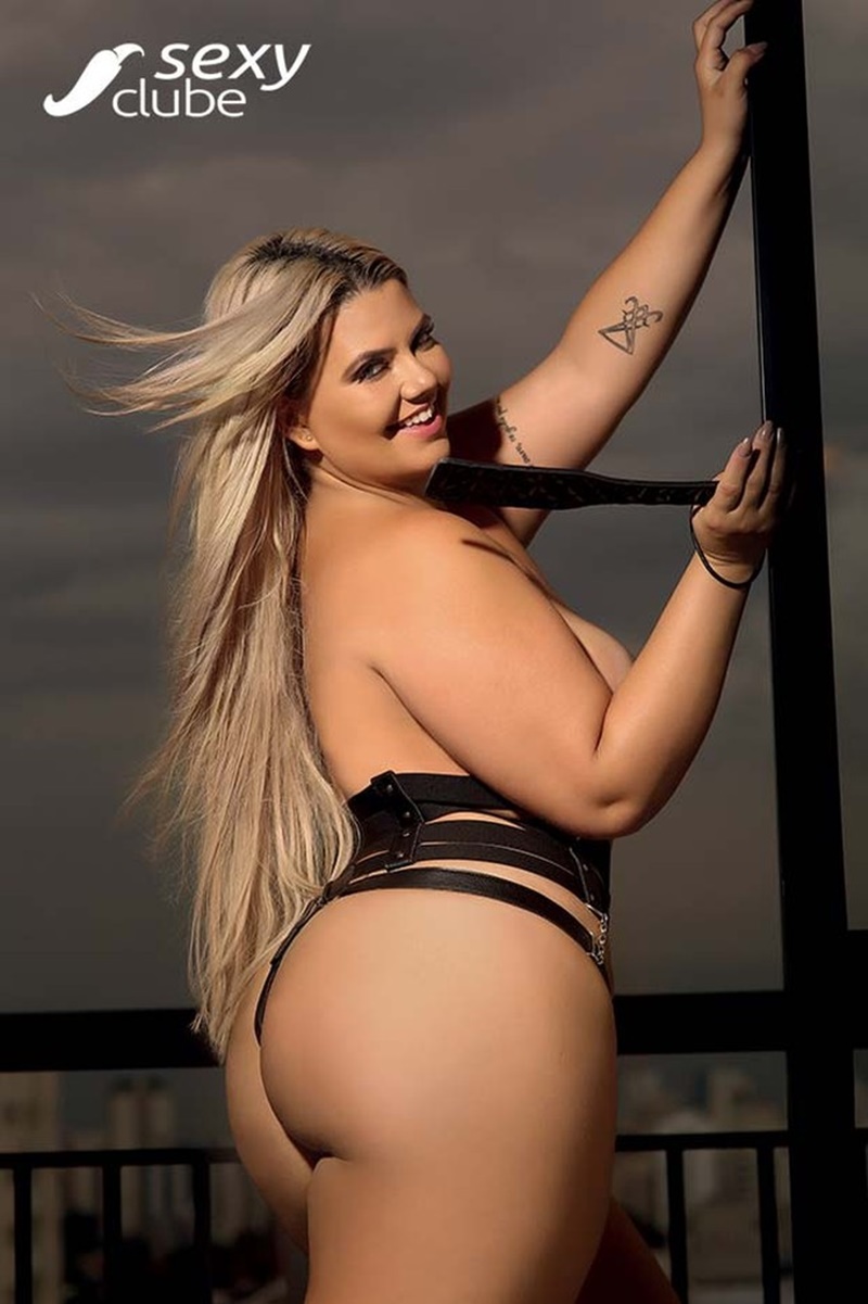 Débora Porto pelada na Sexy: Modelo Plus Size Gorda Gostosa Nua