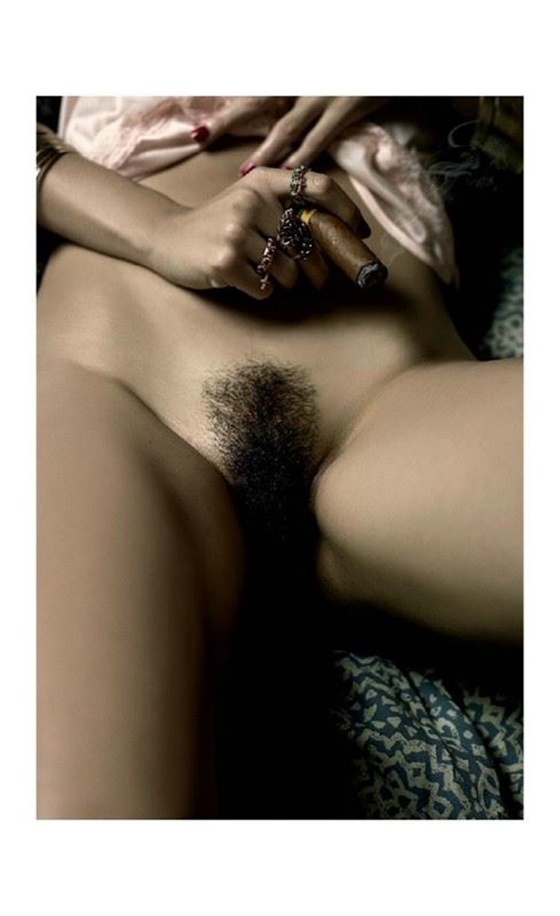 Essa Nanda Costa é muito linda, peludinha ou não.