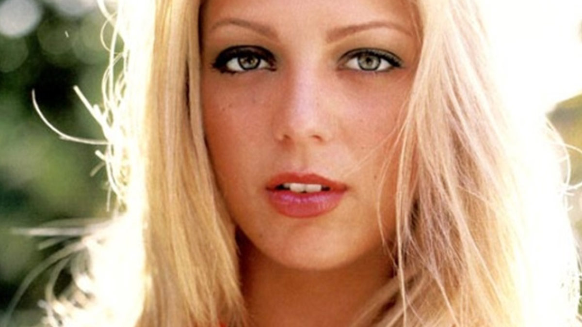 Sheila Mello pelada na Playboy 1998