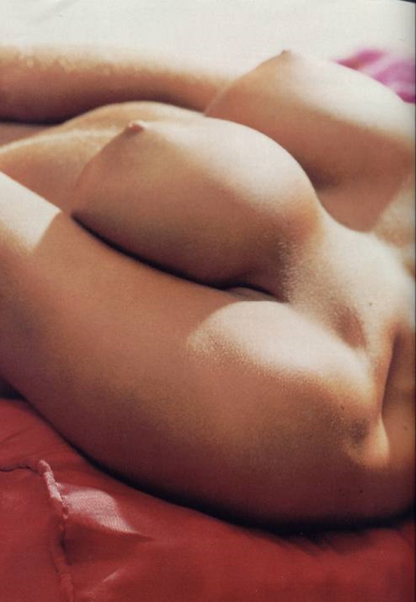 Feiticeira Pelada na Playboy 1999 - Joana Prado nua de véu