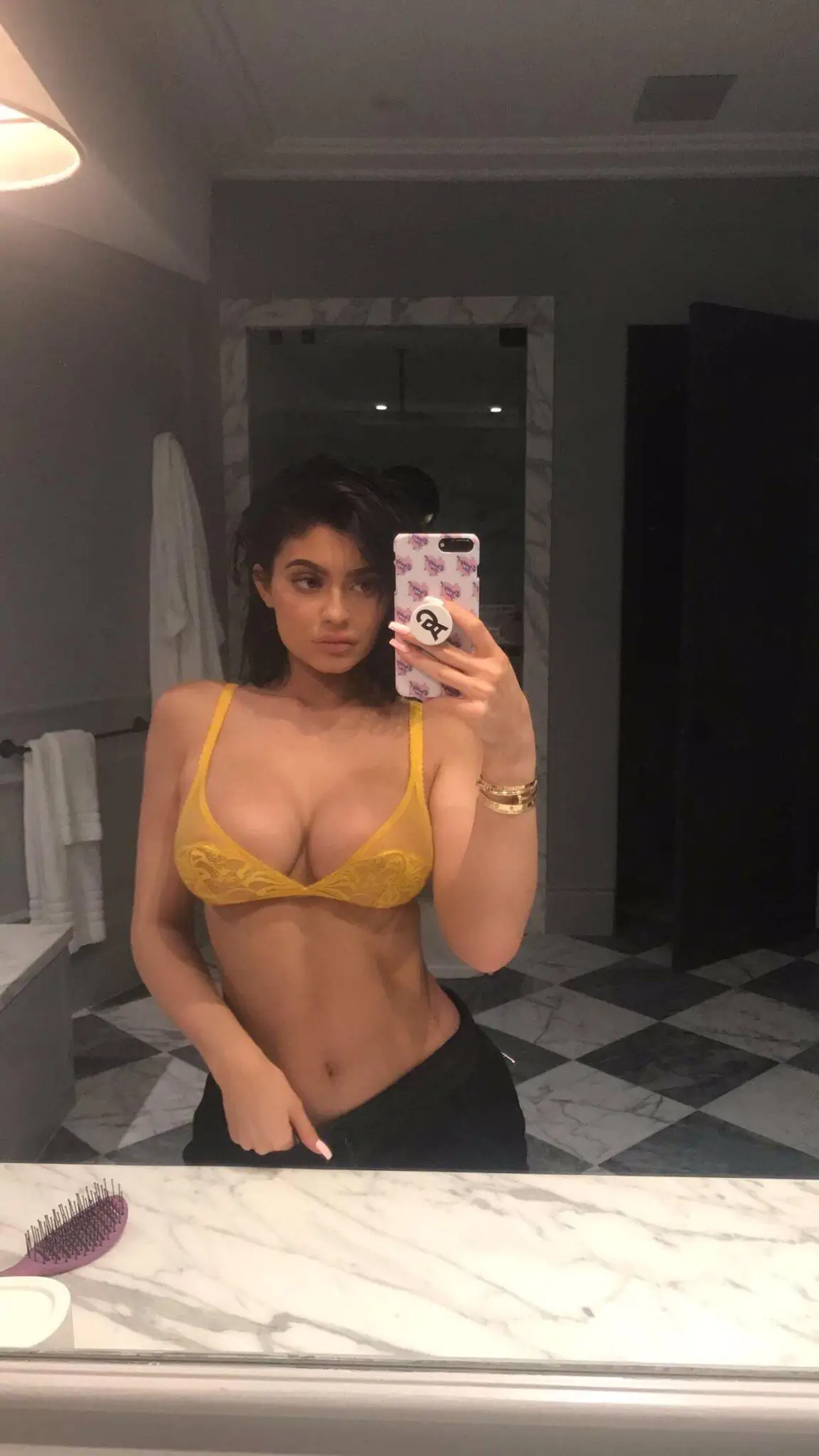 Foto sensual de Kylie Jenner