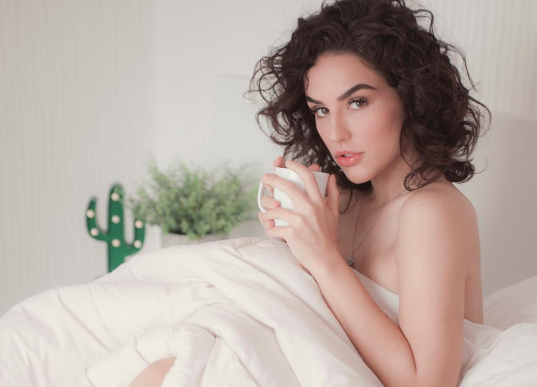 Nudes de Kéfera pelada