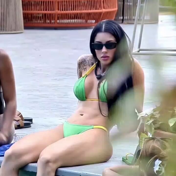 Rayane Figliuzzi nua - Foto Sensual de Biquíni