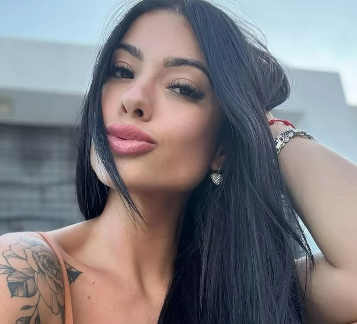 Rayane Figliuzzi nua - Foto Sensual de Biquíni