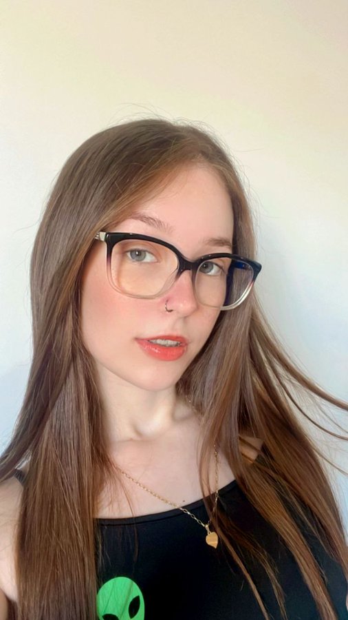 Lari do Privacy Nua (Larizinhafans): Novinha Branquinha Linda Lari do Privacy Nua (Larizinhafans): Novinha Branquinha Pelada