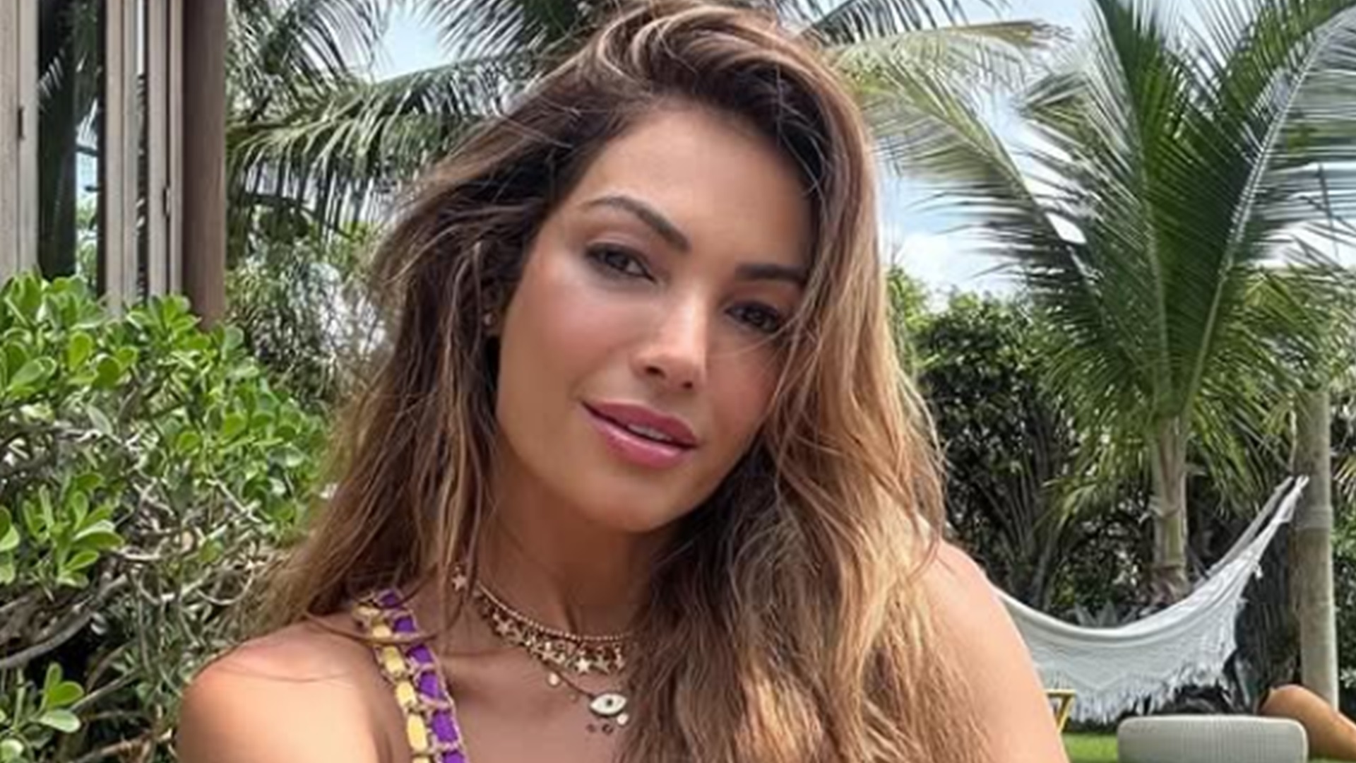 Apresentadora Patrícia Poeta linda de biquíni